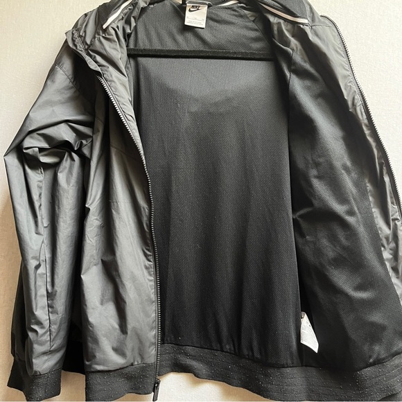 Nike Black Lightweight Hooded Windbreaker Jacket Sz M - Picture 4 of 9